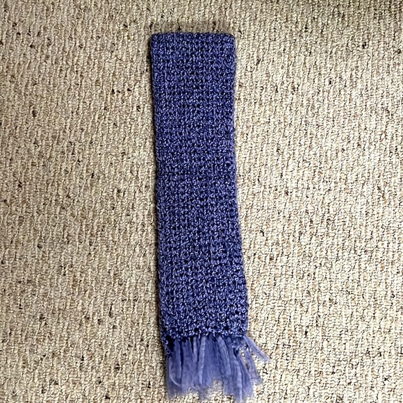 🟪Women’s handmade, crocheted purple frayed scarf, brand new. - Picture 6 of 8